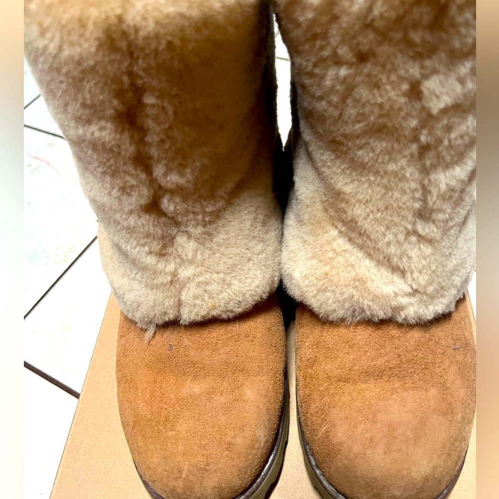 Ugg Maylin S/N 3220 Chestnut Suede Shearling Women Boots Size US 9